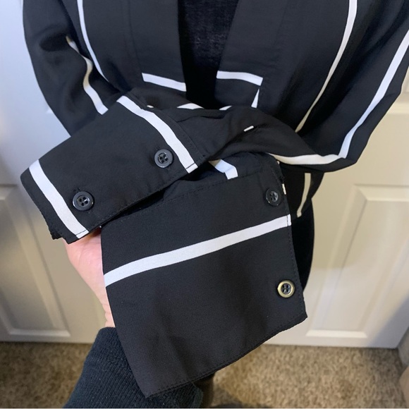 PrettyLittleThing Monochrome Blouse - Picture 4 of 5